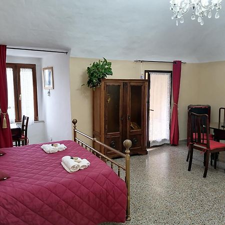 La Torre Della Piramide Hotel Pitigliano Eksteriør billede