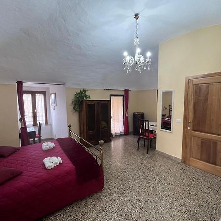 La Torre Della Piramide Hotel Pitigliano Eksteriør billede