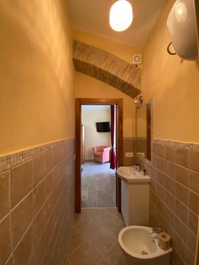 La Torre Della Piramide Hotel Pitigliano Eksteriør billede