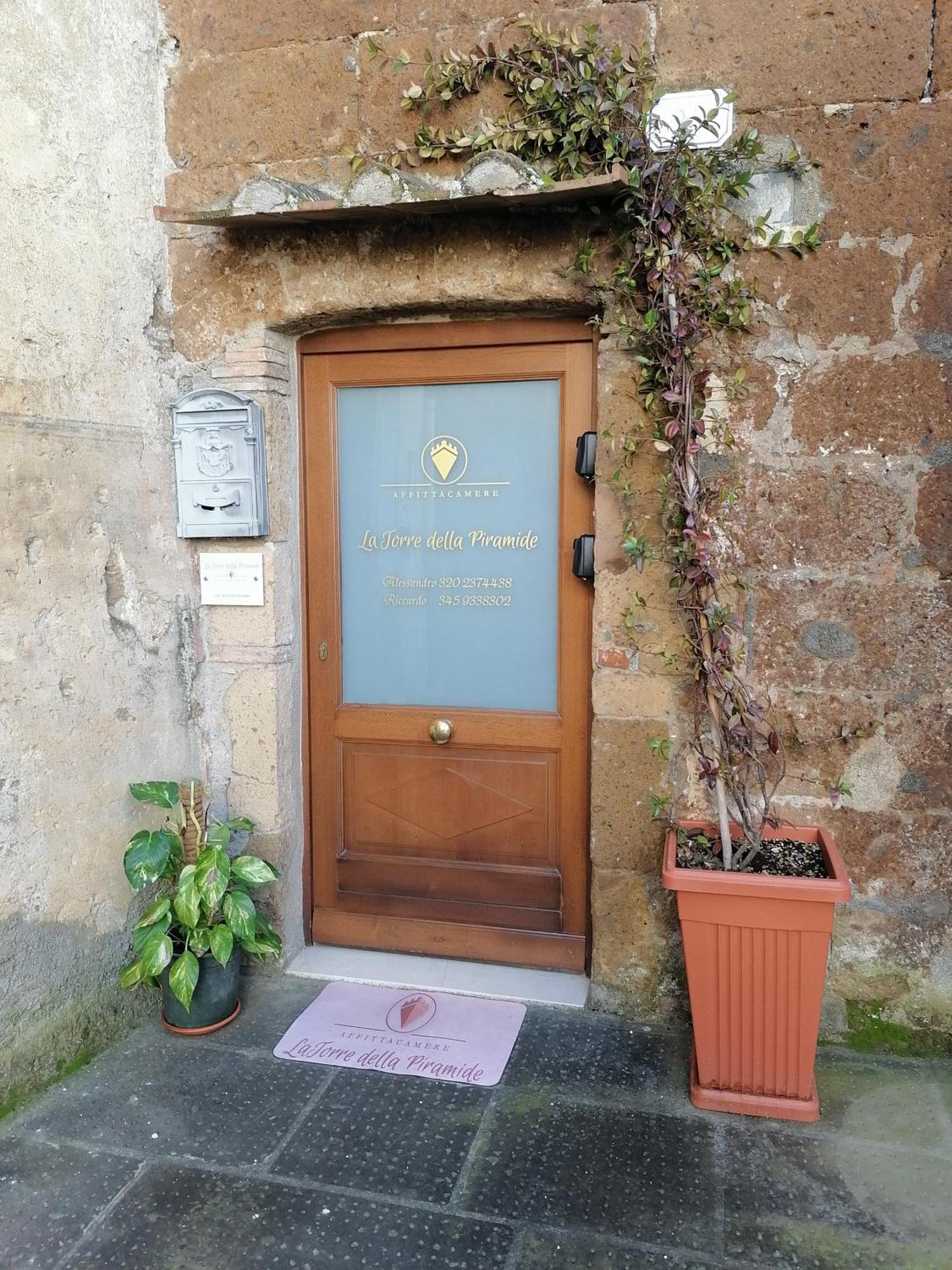 La Torre Della Piramide Hotel Pitigliano Eksteriør billede